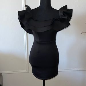 Rushed shoulder black mini dress
